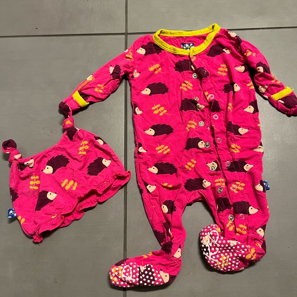 Kickee Pants Fuchsia Hedgehog Print Footie